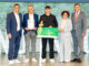 Jugend innovativ: Smarte Lösungen vor den Vorhang RNI-Geschäftsführer Robert Pichler, Martin Baldinger, Professor für Agromechatronik an der HTL Ried, Leonhard Hauser, Staatssekretärin Elisabeth Zehetner und Peter Hanke, Bundesminister für Innovation, Mobilität und Infrastruktur