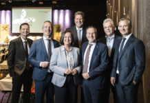 Aufsichtsratsvorsitzender Kaspar Fuchs, die Vorstände David Bramberger und Elke Pagitz, Thomas Wass, von der RLB Tirol, Michael Rieser, RV-Tirol-Verbandsdirektor Alexander Büchel und Vorstand Bernhard Schwaiger
