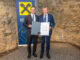 Im Rahmen der Generalversammlung wurde Matthias Breidt (r.) von ÖRV-Generalsekretär Johannes Rehulka mit der Raiffeisen-Verdienstmedaille ausgezeichnet.