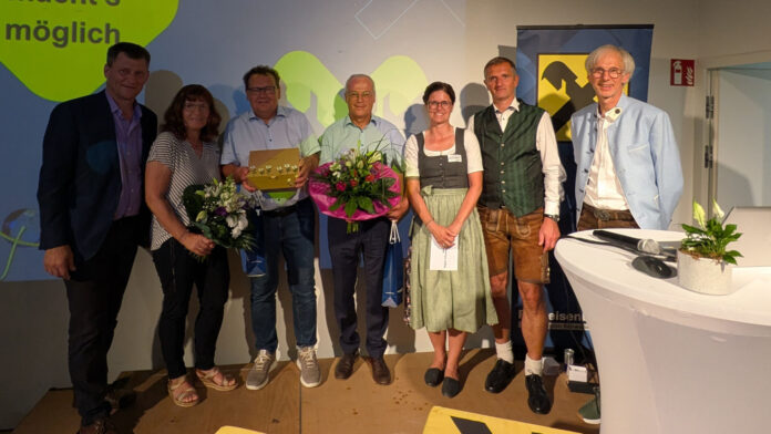 Roman Braun, Regina und Peppi Gross, Franz Lehner, Sprengelobfrau Andrea Kalt sowie die Geschäftsleiter Franz Sieberer und Peter Mair