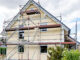 Studie: Bestand statt Neubau im Fokus Einfamilienhaus mit einem Gerüst