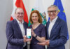 Fit für die Förderung Martin Schaller, Wohnbaulandesrätin Simone Schmiedtbauer und WKO-Steiermark-Präsident Josef Herk stellten den digitalen Rechner vor.