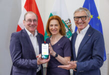 Martin Schaller, Wohnbaulandesrätin Simone Schmiedtbauer und WKO-Steiermark-Präsident Josef Herk stellten den digitalen Rechner vor.