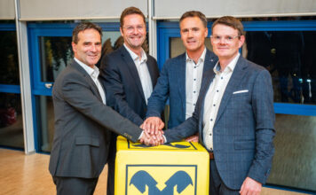 Gemeinsam mehr bewegen Das Vorstandsteam der RB Tirol Mitte West, Andreas Wolf, Mario Plattner und Hubert Kuprian, mit dem designierten Vorstand Engelbert Fasser