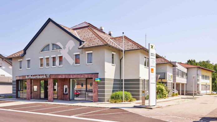 Die neue Bankstelle in Andorf von außen