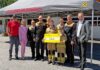 RBB Kufstein unterstützt Feuerwehr-Nachwuchs Gruppenbild der Scheckübergabe