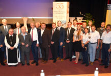 55 Jahre Raiffeisen in Zwettl Gruppenfoto mit den Ehrengästen der Jubiläumsfeier