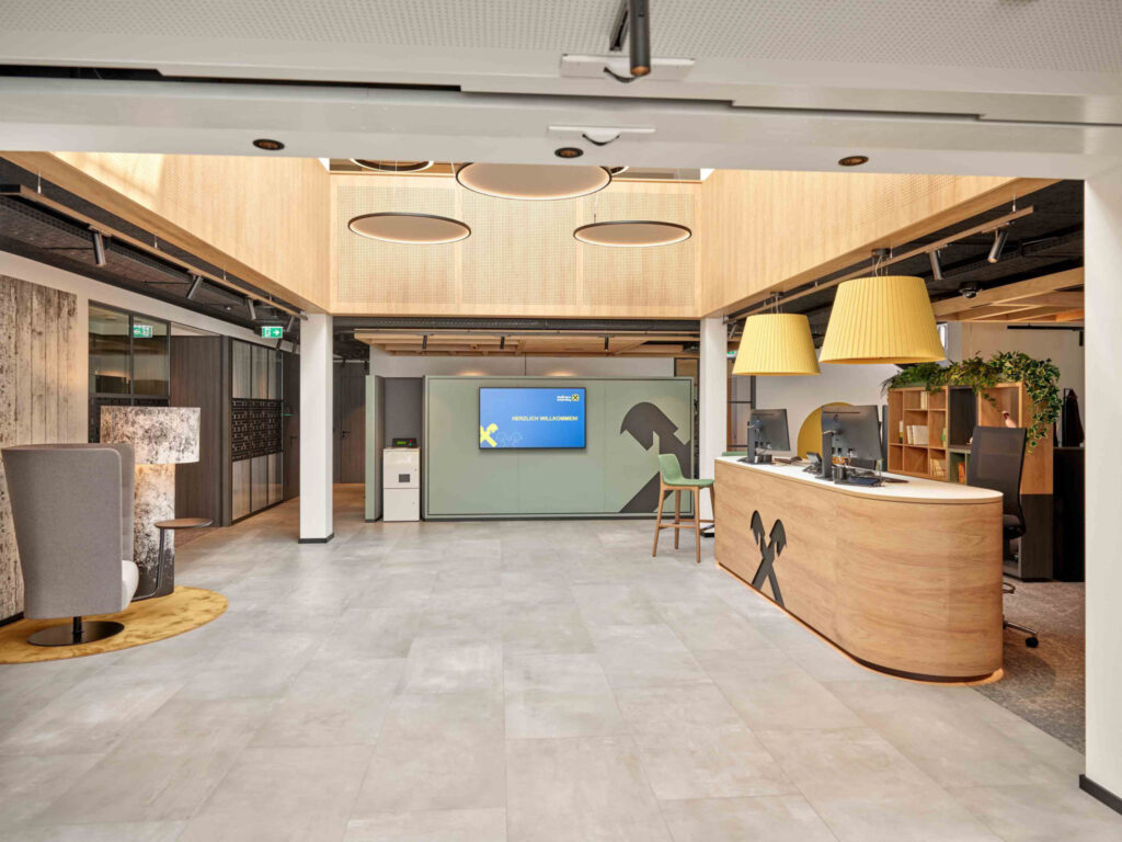 Die neue Bankstelle von innen, Foyer