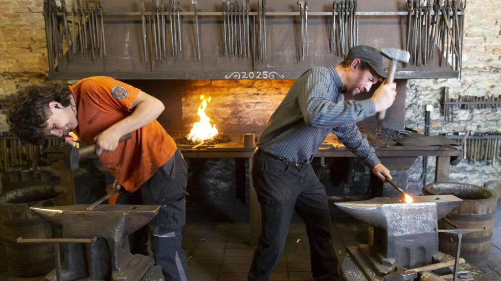 Die Kartause Mauerbach bietet Workshops zur Handwerks-Denkmalpflege an.