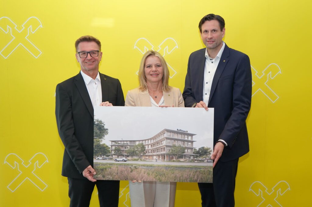 Rudolf Suttner, Eva Fugger und Matthias Trost freuen sich auf die neue Zentrale in Eisenstadt.