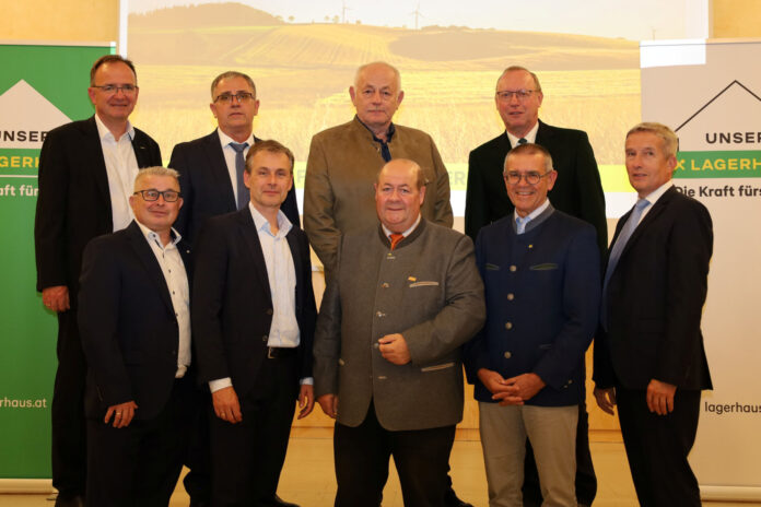 Oliver Eisenhöld, Reinhard Thürr, Alfred Hiller, Martin Hauer, Obmann-Stv. Herbert Bartosch, Adolf Mechtler, AR-Vorsitzender Ernst Fradinger, LAbg. Manfred Schulz und Revisor Franz Wagner