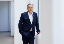 Josef Simon, Vorstand der NÖM, möchte die heimische Milchversorgung und die Existenz der Familienbetriebe sichern.