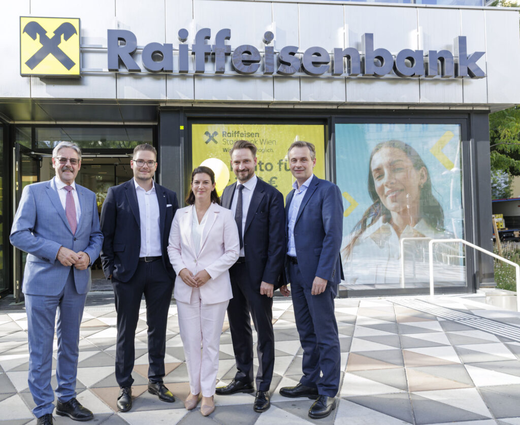 Erwin Hameseder, Maximilian Demic, Christiane Flehberger, Thomas Baaz (Bereichsleiter Privatkunden) und Martin Hauer