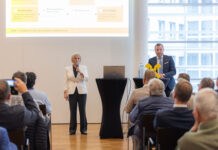 ImmoDay: Dynamik am Immobilienmarkt Marion Weinberger-Fritz, Initiatorin des ImmoDays und Geschäftsführerin von Raiffeisen Vorsorge Wohnung, und Steuerexperte Andreas Unger (LBG Österreich)
