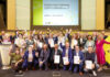 Diplomverleihung: Extrameile gemeistert Die frisch-diplomierten Funktionäre aus allen Bundesländern (im Bild aus dem Burgenland) wurden in Wien in Anwesenheit zahlreicher Ehrengäste, u.a. Generalanwalt Erwin Tinhof (4.v.r.), Eva Fugger, designierte Generaldirektorin der RLB Burgenland (2.v.r.) und Evelin David, Vorsitzende des Funktionärinnen-Beirats (5.v.r.), gefeiert.