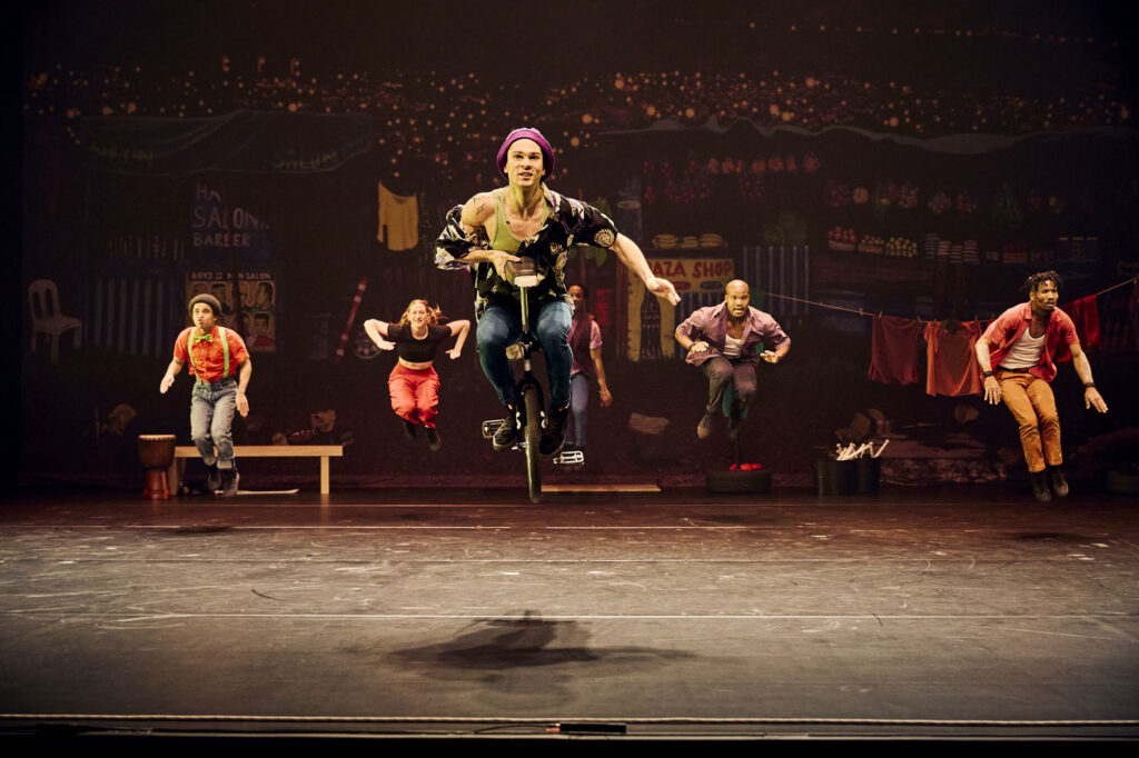 Zip Zap Circus ist erst die zweite afrikanische Compagnie, die beim Winterfest auftritt.