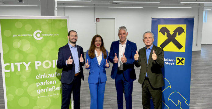 Vorstand Christian Waldl, City-Point-Geschäftsführerin Ernestina Rizvanovic, Andreas Schmidbauer und Vorstand Gerald Ruttensteiner