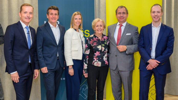 RLB-Vorstand Manfred Wilhelmer, AR-Vorsitzender Gerhard Oswald, Martina Valente (Mandressi), Renate Sandhofer (RESA Consulting), Gernot Murko (Rechtsanwaltskanzlei Murko-Bauer-Murko-Klatzer) und Matthias Reith (Raiffeisen Research)