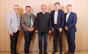 Johann Auer, Johann Stockinger, Karl Eschlböck, Johann Niedermann und Werner Zumpf zogen ein zufriedenes Resümee über das Geschäftsergebnis 2025 des Lagerhauses.