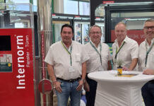 Aus dem Team der Abteilung Fenster, Türen, Tore: Robert Grubner, Peter Bernreiter, Karl Schopfhauser, Herbert Felbinger