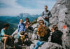 Klettercamp: Hoch hinauf mit Jakob Schubert Jakob Schubert mit den Teilnehmern seines klettercamps