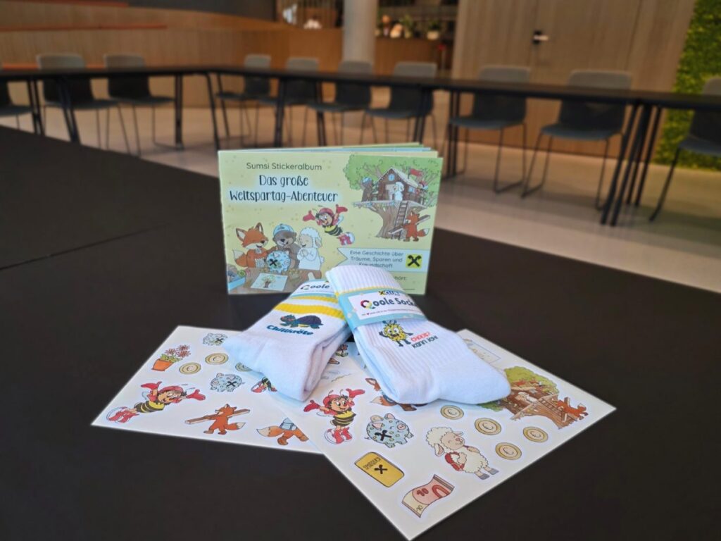 Socken Stickeralbum Weltspartag 2026 Tirol